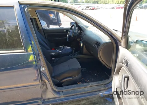 2001 Volkswagen Jetta Wolfsburg z USA, uszkodzony, nr VIN 3VWPD69M21M169816